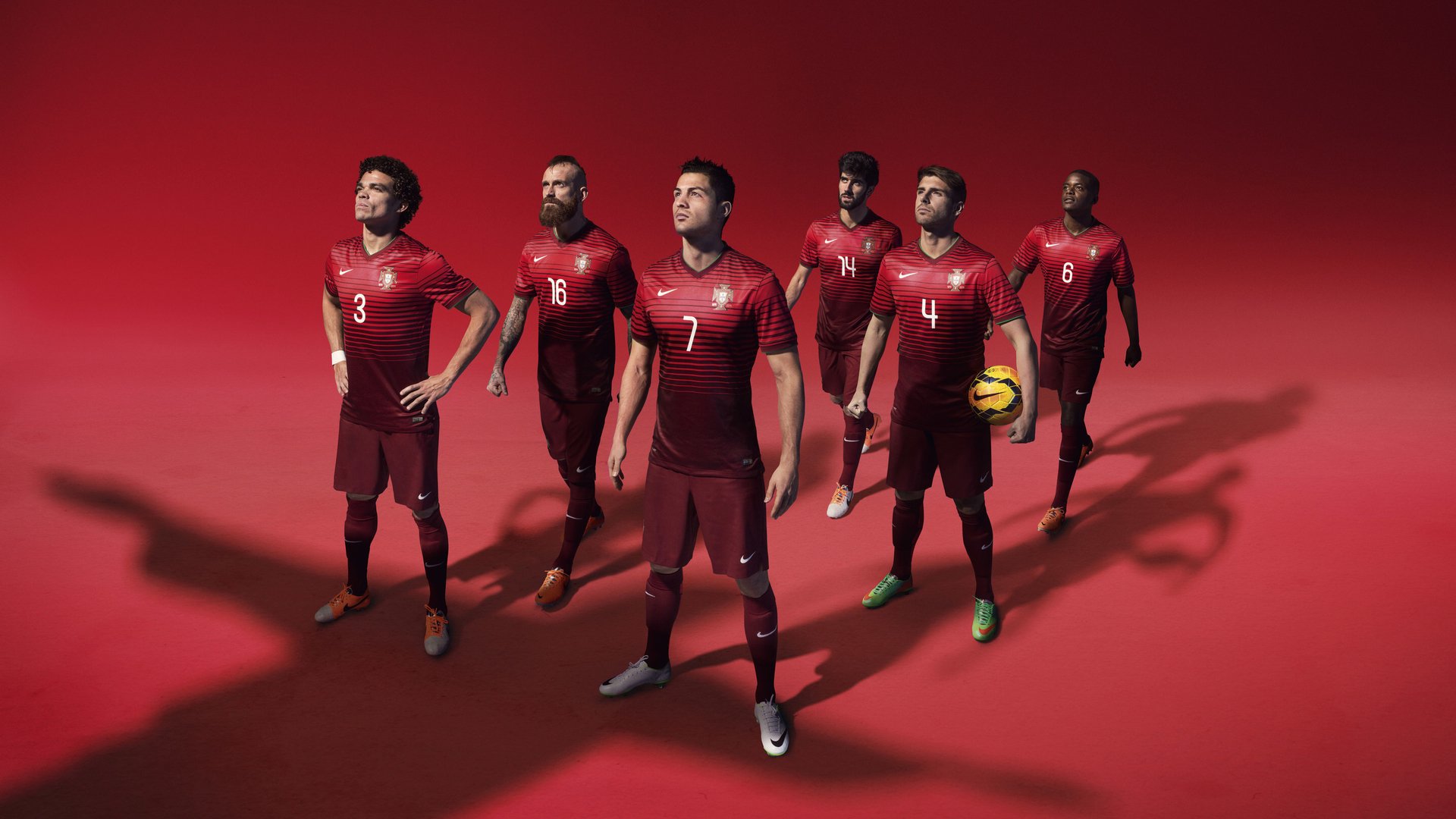 爱游戏平台-技惊四座！阿根廷中场长传助攻破门，阿根廷中场球员