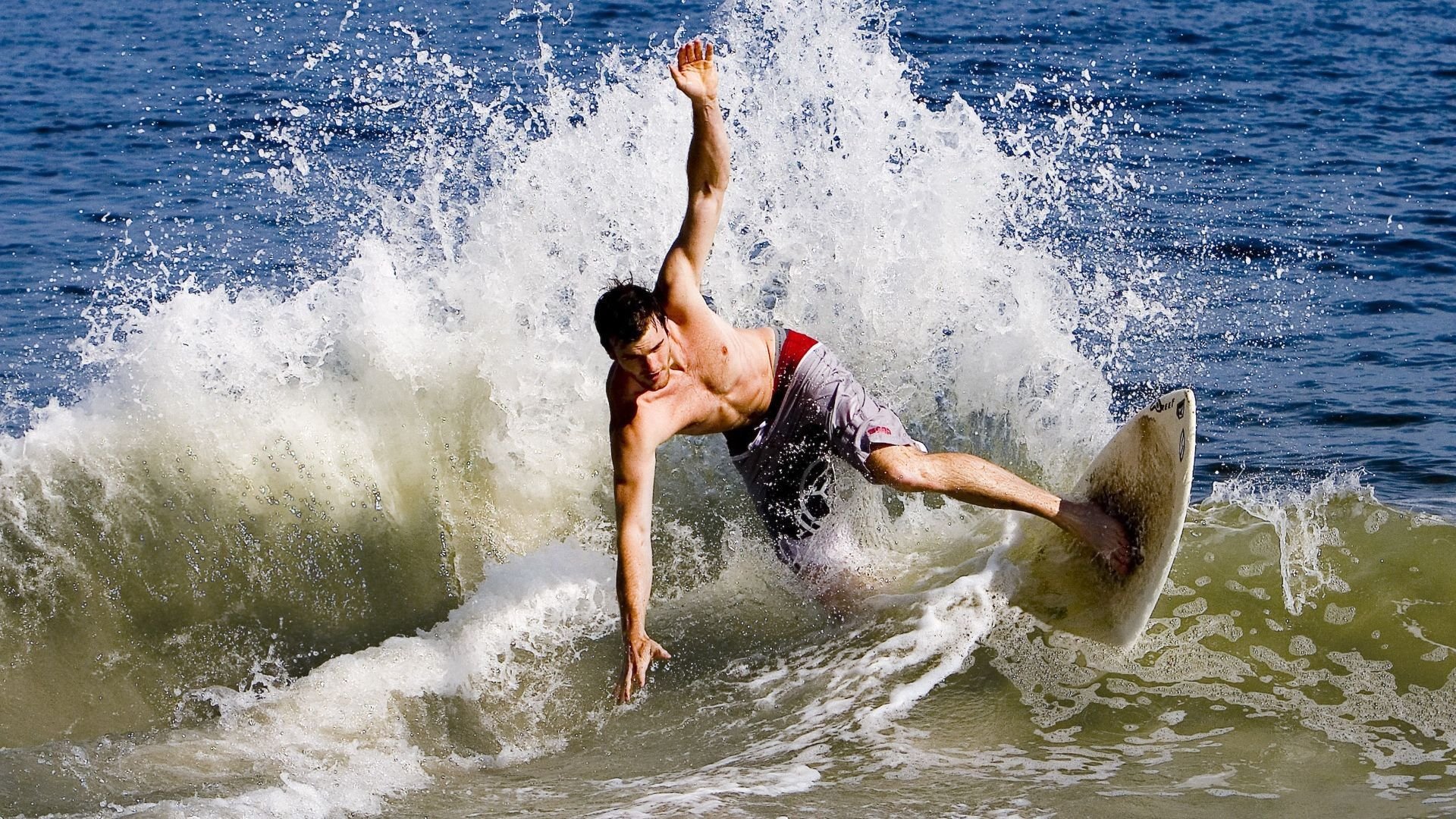 爱游戏 电竞-极速狂飙：WRC最激烈的赛段大比拼，极速狂飙是哪个公司