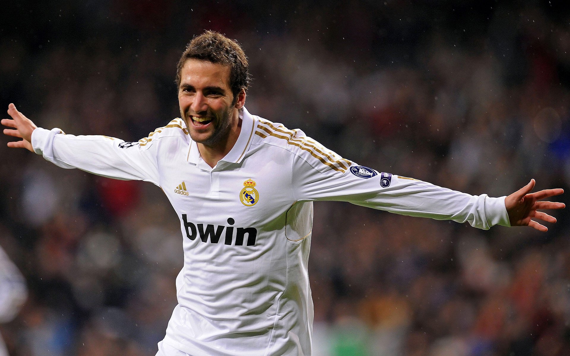 英超联赛推广数字化转型，增强互动体验，英超技术统计